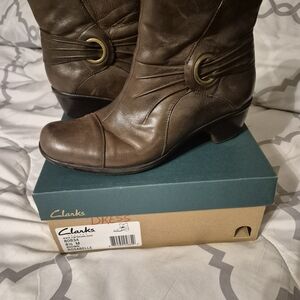 Clarks Women's Brown Leather Boots 8 1/2